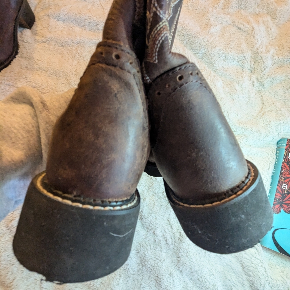 Justin Boots 7.5 leather upper - Picture 3 of 7